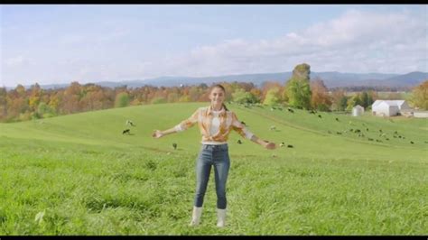 Organic Valley TV Spot, 'It's Outside' featuring Jessie Cannizzaro