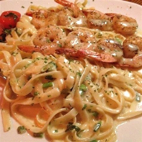 Outback Steakhouse Tasmanian Shrimp & Lobster Pasta logo