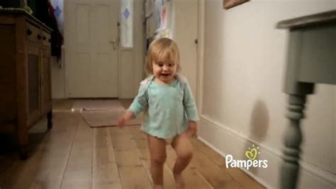 Pampers Cruisers TV Spot, 'Crawling'