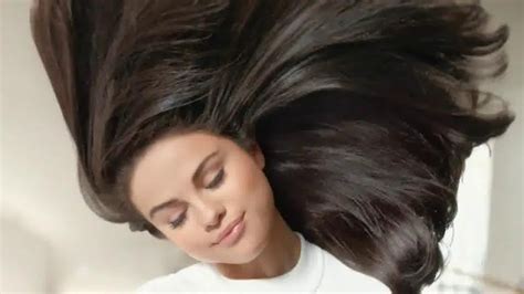 Pantene Pro-V TV Spot, 'Love Your Hair Longer' Featuring Selena Gomez