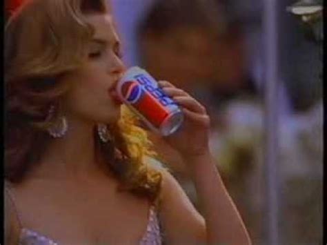 Pepsi TV commercial - Say It With Pepsi, Cindy Crawford!