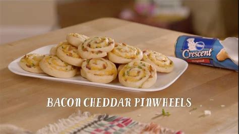 Pillsbury Crescent TV Spot, 'Holiday Bacon Cheddar Pinwheels' featuring Lucy Fava