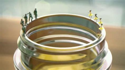 Pine Sol TV Spot, 'Soldierina'