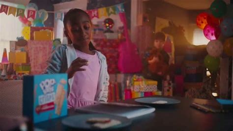 Pop-Tarts Crisps TV Spot, 'Versus Puppy: Appletastic'