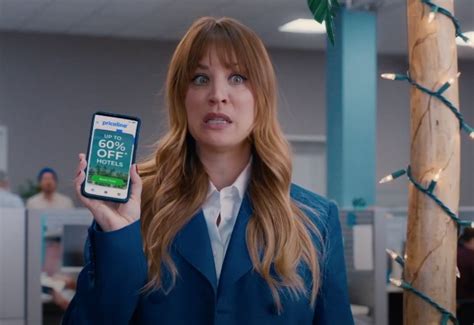 Priceline.com TV Spot, 'Hawaiian Cubicle' Featuring Kaley Cuoco