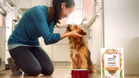 Purina Beneful Simple Goodness TV Spot, 'Real Meat: Variety of Products'