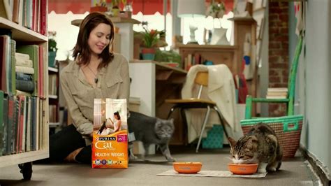 Purina Cat Chow Healthy Weight TV commercial - Bookstore