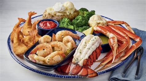 Red Lobster Island Seafood Feast logo