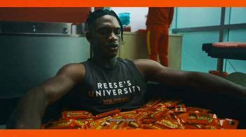 Reese's TV Spot, 'Reese’s University: Reese’s Bath'