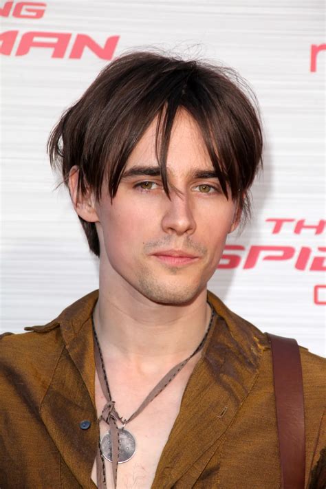 Reeve Carney photo