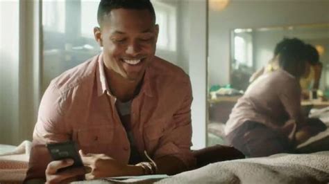 Regions Mobile Deposit TV Spot, 'Helping You Give Life the Green Light' featuring Curtis Hamilton