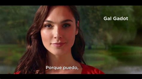 Revlon PhotoReady Candid TV commercial - Atrevidas con Gal Gadot, Ashley Graham