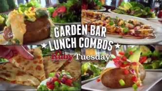 Ruby Tuesday Endless Garden Bar TV Spot, 'Up to 50 Toppings'