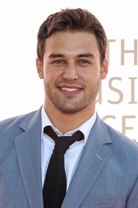 Ryan Guzman photo