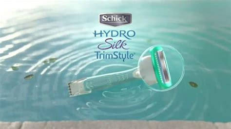 Schick Hydro Silk TrimStyle TV Spot, 'By the Pool'