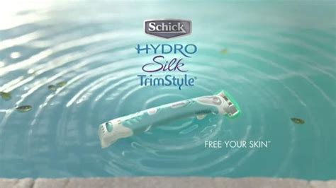 Schick Hydro Silk TrimStyle TV Spot, 'By the Pool'