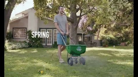 Scotts Turf Builder TV commercial - Feed Your Lawn