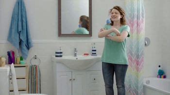 Scrubbing Bubbles Bathroom Grime Fighter TV Spot, 'Un viaje lleno de calcetines apestosos'