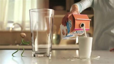 Silk Unsweetened Cashew TV Spot, 'Bigger Glass' featuring Donna Jay Fulks