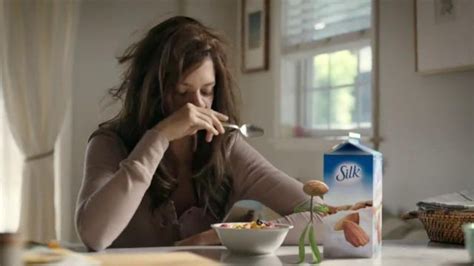 Silk Vanilla Almond Milk TV Spot, 'Popular' created for Silk