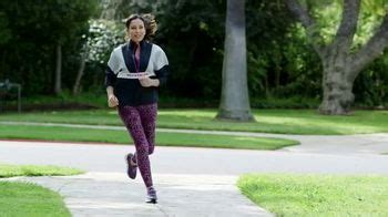 SkechersGo Max Cushioning TV Spot, 'Goga Mat Insoles'