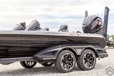 Skeeter Boats FXR20 Apex Boat logo