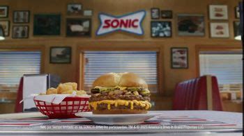 Sonic Drive-In Supersonic Double Stack Cheeseburger TV Spot, 'Tu lugar feliz'