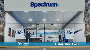 Spectrum Mobile TV Spot, 'Calculadora de ahorros' con Ozuna featuring Ozuna