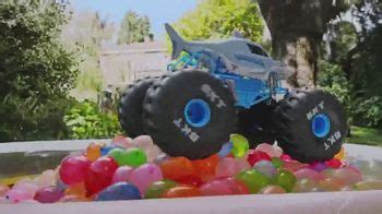 Spin Master Mega Megalodon and Mega Grave Digger TV Spot, 'Go Big'