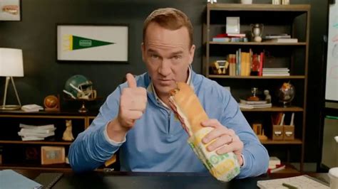 Subway TV Spot, 'Jala-peños' con Peyton Manning featuring Daniel Marin