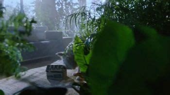 Super Chewer Jurassic World Collection TV Spot, 'Something Is Coming'