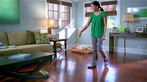 Swiffer TV Commercial Garage Love