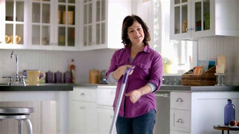 Swiffer Wet Jet TV Spot, 'Relaxing on the Porch'