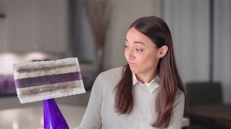 Swiffer WetJet TV Spot, 'Confesiónes de limpieza con René: Devolución de dinero' created for Swiffer