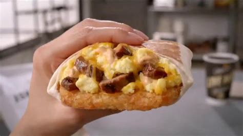 Taco Bell A.M.Steak and Egg Crunchwrap TV Spot, 'Subway'