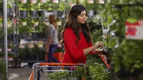 The Home Depot Spring Black Friday TV Spot, 'Al aire libre' featuring Yasmine Ryback