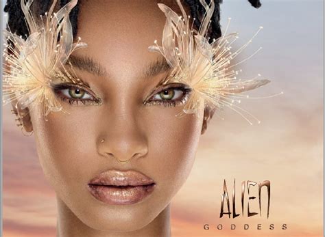 Thierry Mugler Alien Goddess TV Spot, 'Goddess' con Willow Smith, canción de Björk