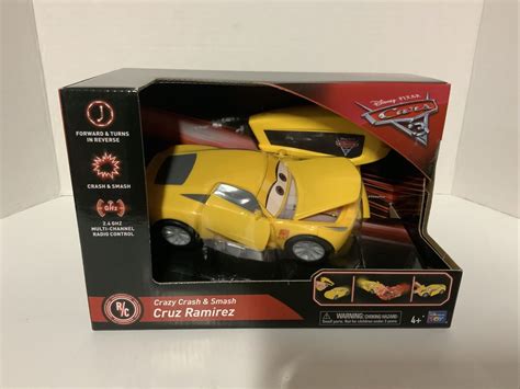 Thinkway Toys Cruz Ramirez Crash 'N Smash Racer