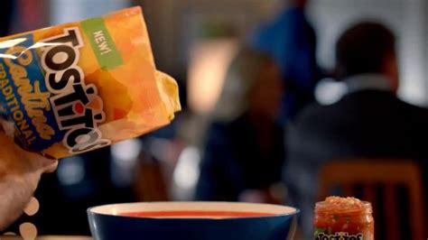 Tostitos Cantina Chips TV Spot, 'Mexican Restaurant' featuring Lyndsey Doolen