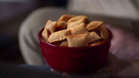 Totino's Pizza Rolls TV Spot, 'Spoiler Alert: Furniture' featuring Dylan Jones