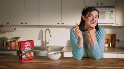 Town House Crackers TV commercial - Craving Adventure: Dipping Thins