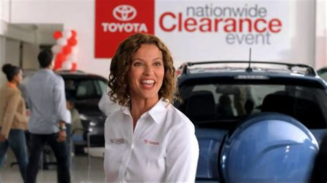 Toyota Annual Clearance Event TV commercial - Your Team: Sienna & Highlander