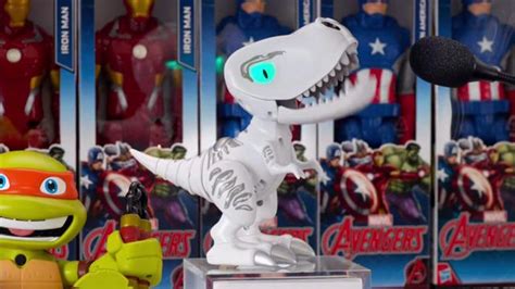 Toys R Us Cyber Week Sale TV Spot, 'Chomplingz'