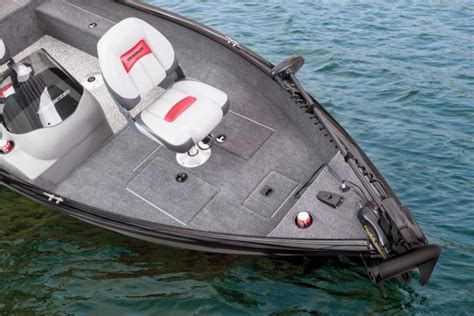 Tracker Boats Super Guide V-16 SC logo