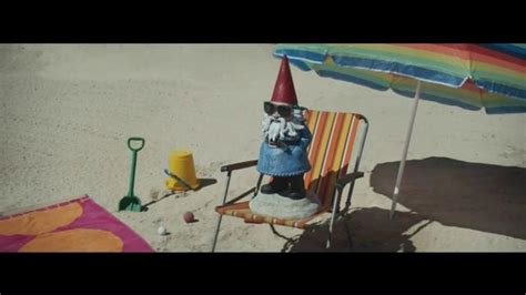 Travelocity TV Spot, 'Beached'