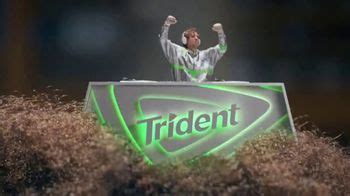 Trident TV Spot, 'Refresca tu ritmo: Spearmint' canción de Technotronic created for Trident