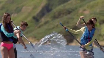 Truly Spiked & Sparkling TV Spot, 'Paddle Board'