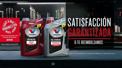 Valvoline Easy Pour MaxLife TV Spot, 'Producto del año: cuidado'