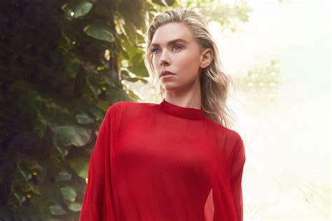 Vanessa Kirby photo