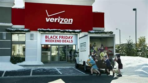 Verizon Black Friday TV commercial - North Pole Rentals